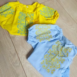 Дитяча вишита блуза Ольга на жовтому льоні з блакитною вишивкою
